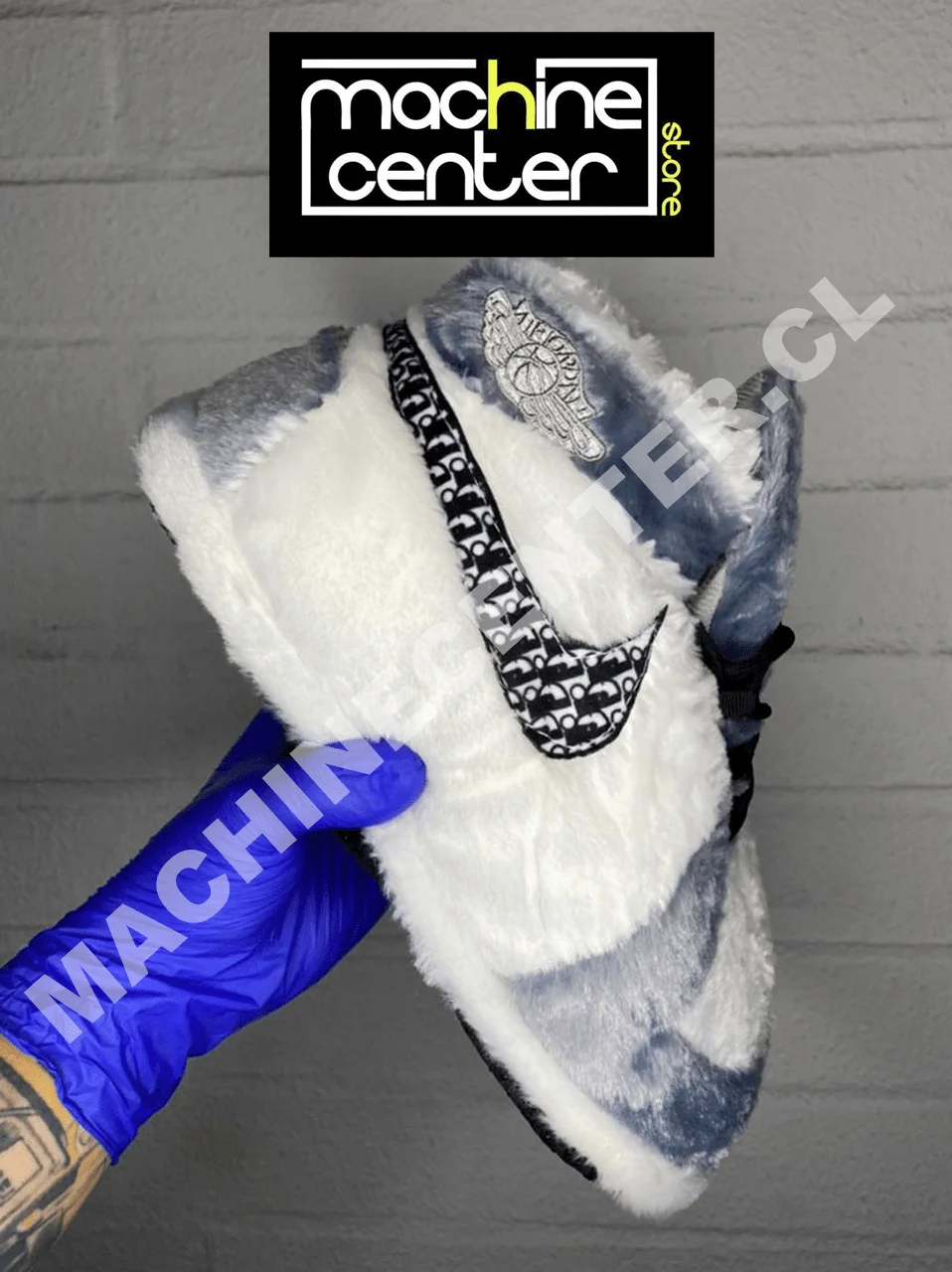 Pantuflas Nike versión ultra Dior
