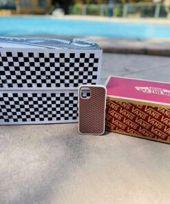 Carcasa Vans off the wall café con blanco para iPhone 16