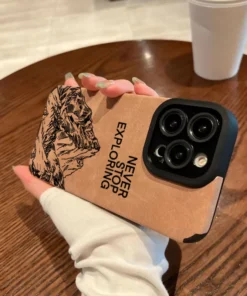 Carcasa Never Stop Exploring café para iPhone 16 Pro Max